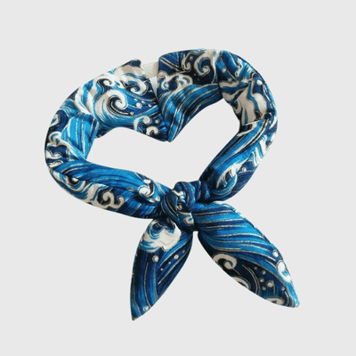 https://cdn.shopify.com/s/files/1/0763/9767/4819/files/Bandana_pour_chien_Noeud_bleu.png?v=1698155799
