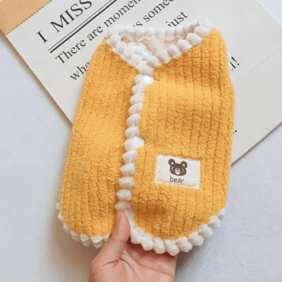 https://cdn.shopify.com/s/files/1/0763/9767/4819/files/Bobby_manteau_pour_chien_jaune.png?v=1766160300