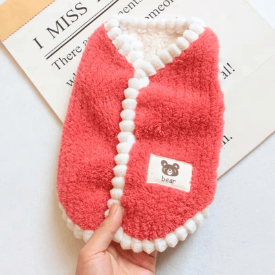 https://cdn.shopify.com/s/files/1/0763/9767/4819/files/Bobby_manteau_pour_chien_rouge.png?v=1759944120
