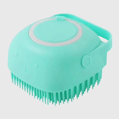 https://cdn.shopify.com/s/files/1/0763/9767/4819/files/Brosse_de_bain_pour_chien_carre_bleu.png?v=1746199318