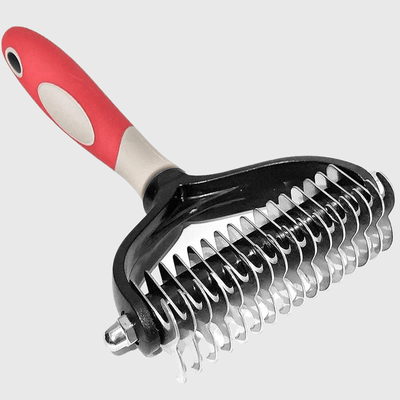 https://cdn.shopify.com/s/files/1/0763/9767/4819/files/Brosse_pour_chien_poil_long_rouge.png?v=1746196020