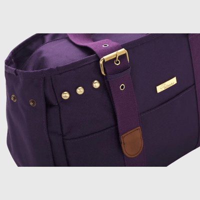 https://cdn.shopify.com/s/files/1/0763/9767/4819/files/Caisse_de_transport_pour_chien_violet_sac.png?v=1748440055