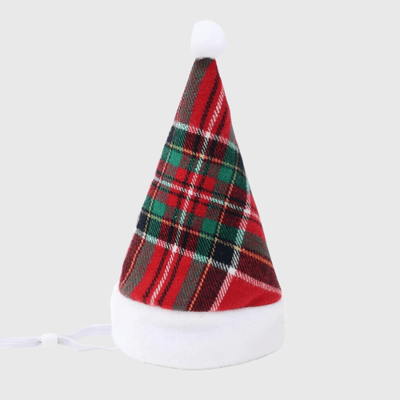 https://cdn.shopify.com/s/files/1/0763/9767/4819/files/Chapeau_de_noel_pour_chien_carreaux_vert.png?v=1698082548