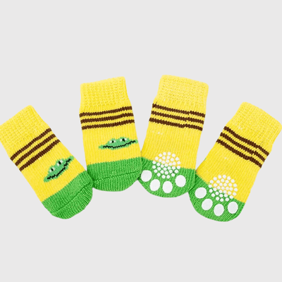 https://cdn.shopify.com/s/files/1/0763/9767/4819/files/Chaussette_tete_de_grenouille_pour_chien.png?v=1697813067