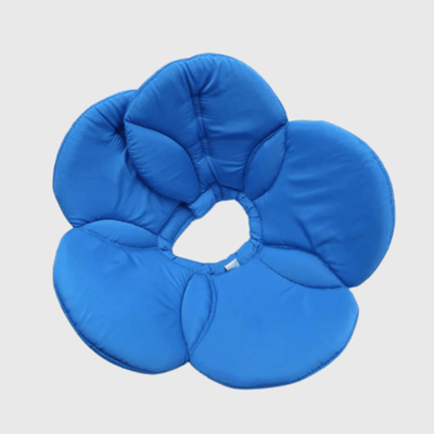 https://cdn.shopify.com/s/files/1/0763/9767/4819/files/Collerette_chien_en_forme_de_fleur_bleue_modele.png?v=1695995885