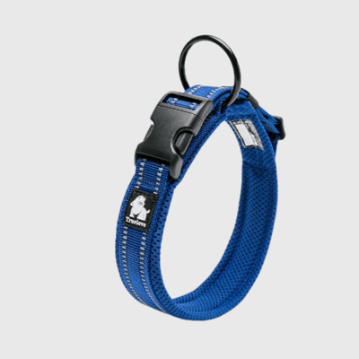 https://cdn.shopify.com/s/files/1/0763/9767/4819/files/Collier_True_Love_en_Nylon_bleu_fonce.png?v=1701357659