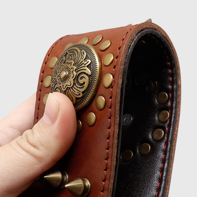 https://cdn.shopify.com/s/files/1/0763/9767/4819/files/Collier_chien_cuir_zoom.png?v=1728489189