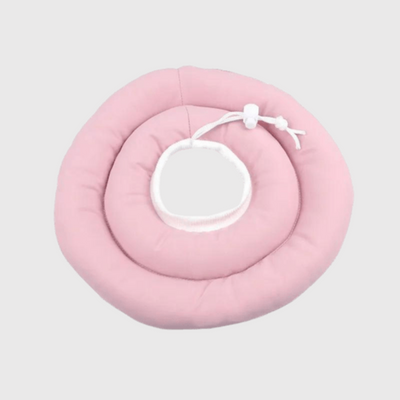https://cdn.shopify.com/s/files/1/0763/9767/4819/files/Collier_de_protection_pour_chien_rose.png?v=1749051409