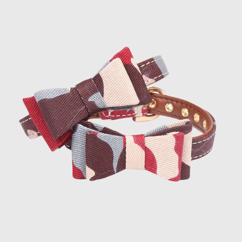 https://cdn.shopify.com/s/files/1/0763/9767/4819/files/Collier_noeud_papillon_chien_couleur_militaire_rouge.png?v=1745415865
