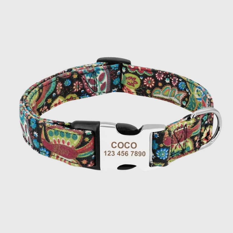 https://cdn.shopify.com/s/files/1/0763/9767/4819/files/Collier_personnalise_prenom_et_telephone_pour_chien_style_21.png?v=1745332904