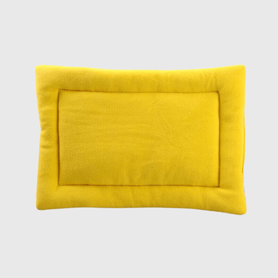 https://cdn.shopify.com/s/files/1/0763/9767/4819/files/Coussin_chaud_pour_chien_jaune.png?v=1747662743