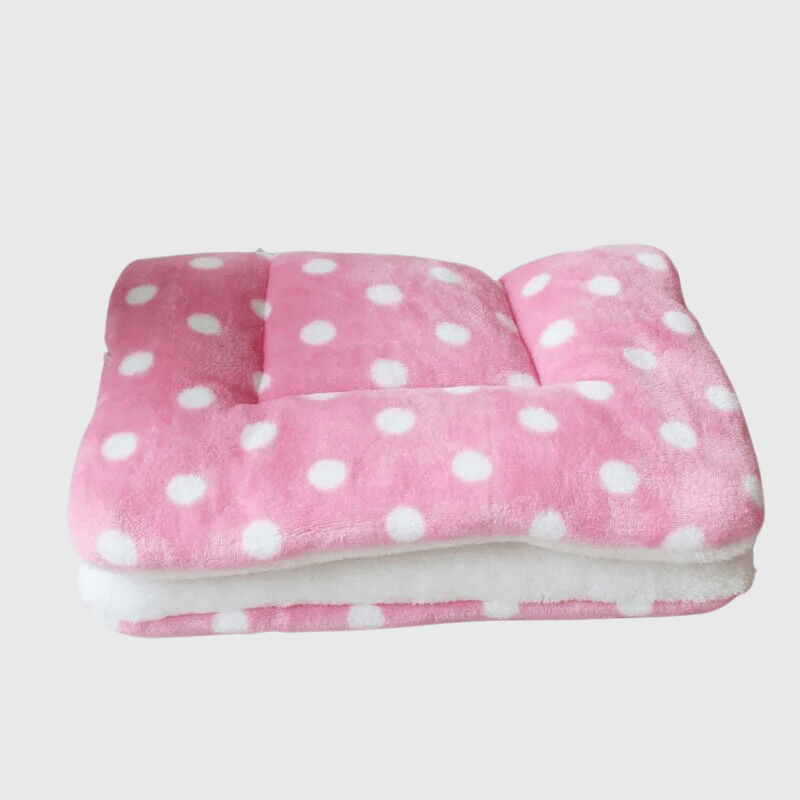 https://cdn.shopify.com/s/files/1/0763/9767/4819/files/Coussin_chien_pour_canape_doux.png?v=1748444378