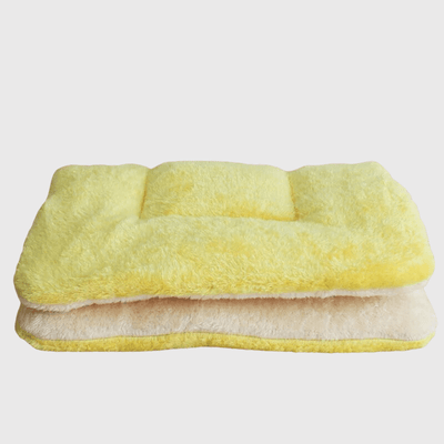 https://cdn.shopify.com/s/files/1/0763/9767/4819/files/Coussin_chien_pour_canape_multicolore_jaune.png?v=1748433620