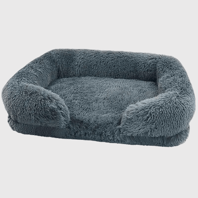 https://cdn.shopify.com/s/files/1/0763/9767/4819/files/Coussin_fluffy_pour_chien_gris.png?v=1747921492