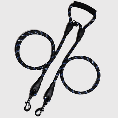 https://cdn.shopify.com/s/files/1/0763/9767/4819/files/Double_laisse_pour_deux_chiens_noir_bleu.png?v=1691154670