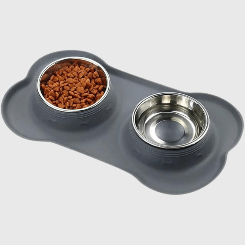 https://cdn.shopify.com/s/files/1/0763/9767/4819/files/Gamelle_double_chien_gris_bouledogue.png?v=1755940352