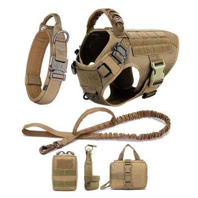 https://cdn.shopify.com/s/files/1/0923/9910/8483/files/Harnais_tactique_pour_chien_avec_collier_laisse_et_quipements.webp?v=1746125336