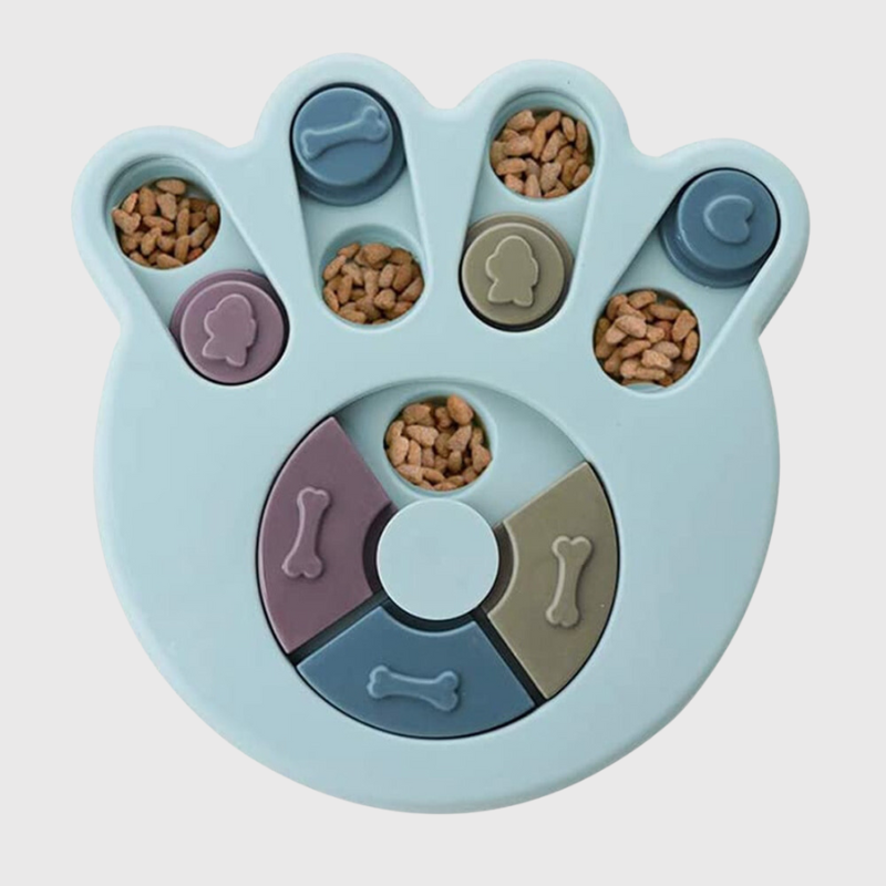 https://cdn.shopify.com/s/files/1/0763/9767/4819/files/Jeu_de_reflexion_forme_de_patte_pour_chien_qui_joue_dans_la_cuisine.png?v=1746201999