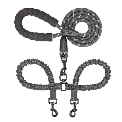 https://cdn.shopify.com/s/files/1/0763/9767/4819/files/Laisse_double_pour_chien.png?v=1749049399
