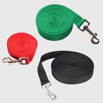 https://cdn.shopify.com/s/files/1/0763/9767/4819/files/Longe_plate_pour_chien_rouge_vert_noir.png?v=1715781557