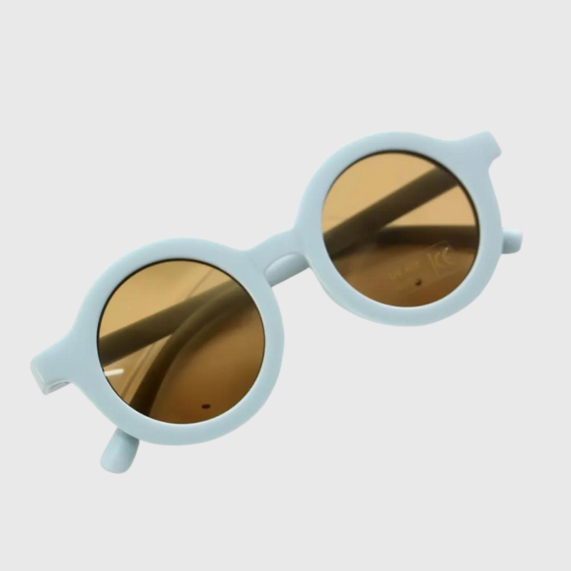 https://cdn.shopify.com/s/files/1/0763/9767/4819/files/chien-qui-porte-des-lunettes-de-soleil.png?v=1773337647