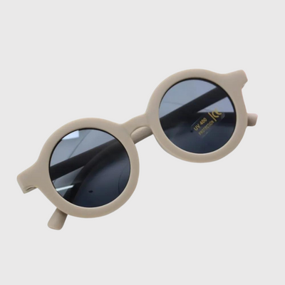 https://cdn.shopify.com/s/files/1/0763/9767/4819/files/Lunette_soleil_pour_chien_gris.png?v=1773337647