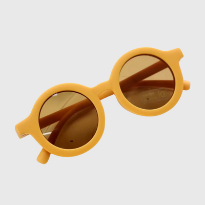 https://cdn.shopify.com/s/files/1/0763/9767/4819/files/Lunette_soleil_pour_chien_jaune.png?v=1773337647