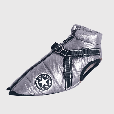 https://cdn.shopify.com/s/files/1/0763/9767/4819/files/Manteau_pour_gros_chien_avec_harnais_argentee.png?v=1754921571
