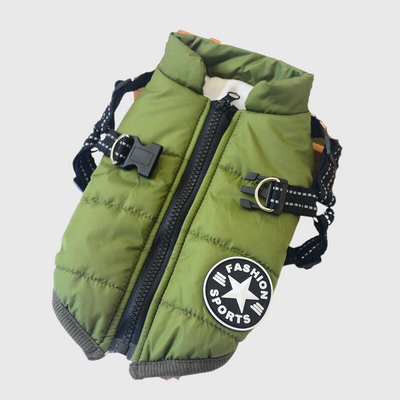 https://cdn.shopify.com/s/files/1/0763/9767/4819/files/Manteau_pour_petit_chien_avec_harnais_integre_vert.png?v=1752236098
