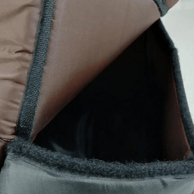https://cdn.shopify.com/s/files/1/0763/9767/4819/files/Niche_pour_chien_anti_pluie_marron_zoom.png?v=1747919885
