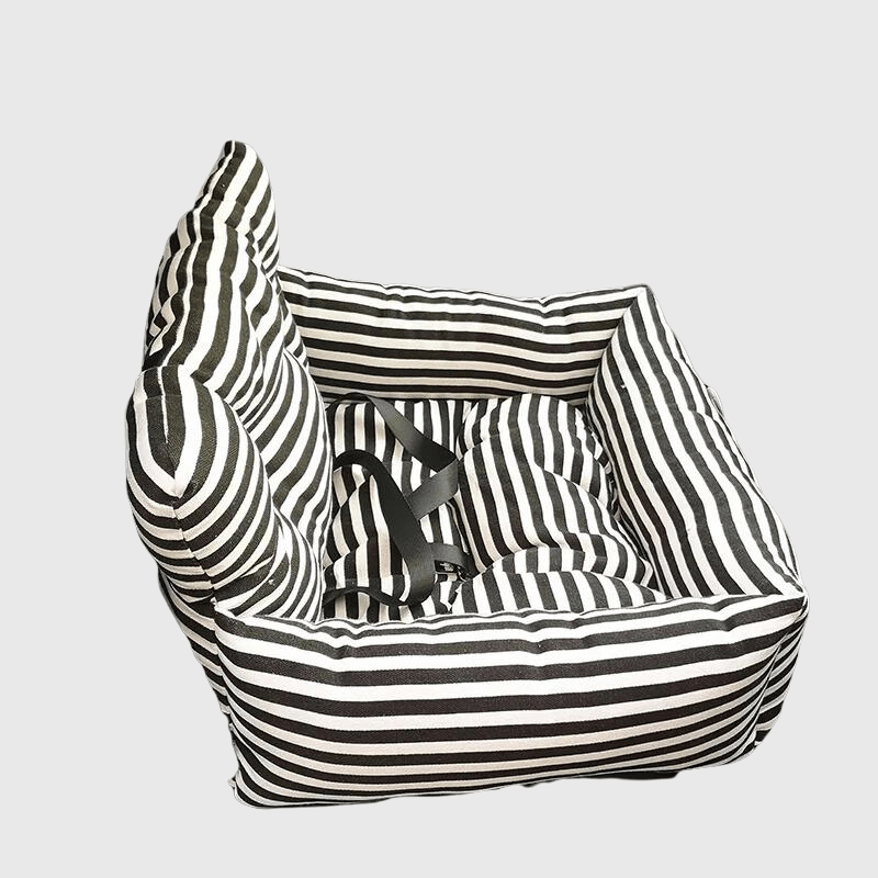 https://cdn.shopify.com/s/files/1/0763/9767/4819/files/Panier_canape_pour_chien_noir_et_blanc_caniche.png?v=1748004906