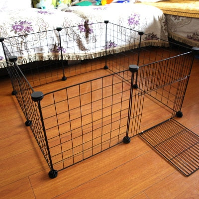 https://cdn.shopify.com/s/files/1/0763/9767/4819/files/Parc_exterieur_en_metal_pliable_pour_petit_chien_noir.jpg?v=1755856713