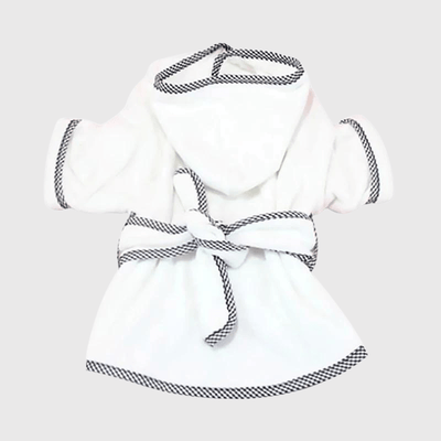 https://cdn.shopify.com/s/files/1/0763/9767/4819/files/Peignoir_chien_avec_pattes_blanc.png?v=1756485554