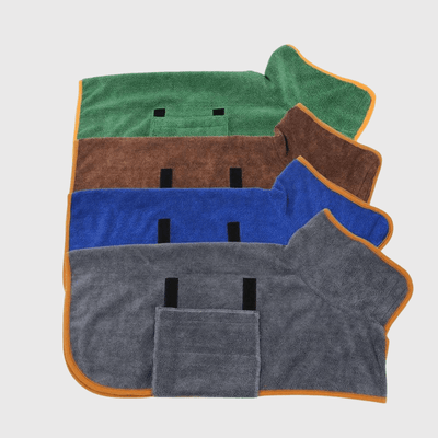 https://cdn.shopify.com/s/files/1/0763/9767/4819/files/Peignoir_pour_grand_chien_ensemble.png?v=1756311020