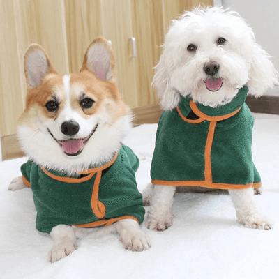 https://cdn.shopify.com/s/files/1/0763/9767/4819/files/Peignoir_pour_petit_chien_chiots.png?v=1706548118