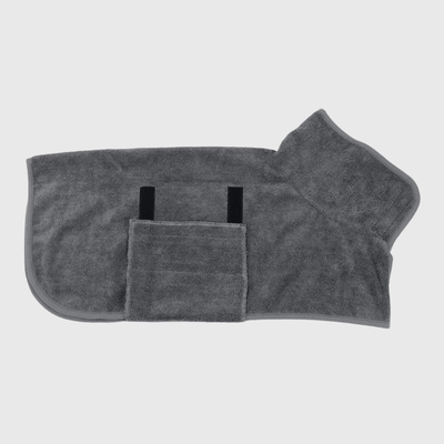 https://cdn.shopify.com/s/files/1/0763/9767/4819/files/Peignoir_pour_petit_chien_gris.png?v=1706548130