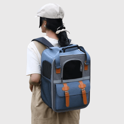 https://cdn.shopify.com/s/files/1/0763/9767/4819/files/Sac_a_dos_pour_petit_chien_bleu.png?v=1748439198