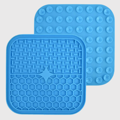 https://cdn.shopify.com/s/files/1/0763/9767/4819/files/Tapis_de_fouille_grand_chien_ventouse.png?v=1729093517
