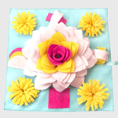 https://cdn.shopify.com/s/files/1/0763/9767/4819/files/Tapis_de_fouille_pour_chien_adulte_fleur_blanche.png?v=1756141365