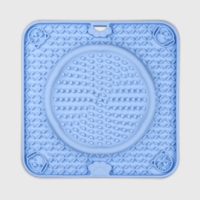 https://cdn.shopify.com/s/files/1/0763/9767/4819/files/Tapis_de_fouille_pour_chien_carre_et_rond_en_pointiller_bleu.png?v=1696436069