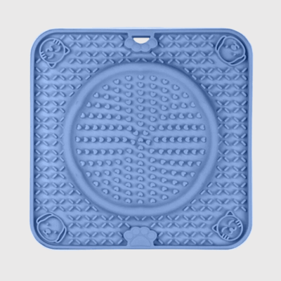 https://cdn.shopify.com/s/files/1/0763/9767/4819/files/Tapis_de_fouille_pour_chien_carre_et_rond_en_pointiller_bleu_fonce.png?v=1696436068