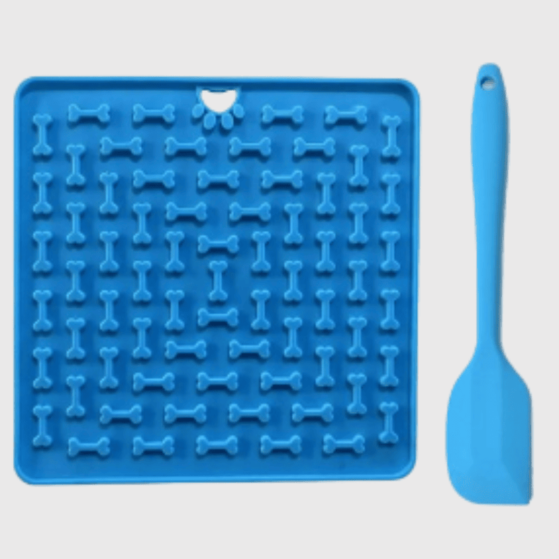 https://cdn.shopify.com/s/files/1/0763/9767/4819/files/Tapis_de_fouille_pour_chien_en_forme_de_carre_avec_une_cuillere_bleu.png?v=1696265301