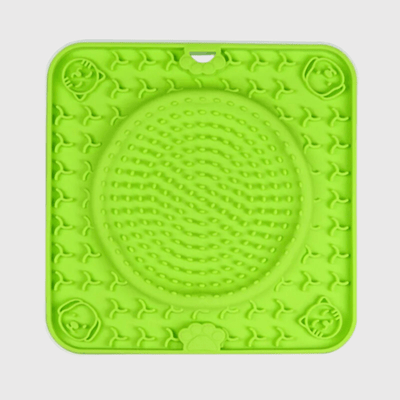 https://cdn.shopify.com/s/files/1/0763/9767/4819/files/Tapis_de_fouille_pour_chien_en_forme_de_carre_et_rond_vert_36a126a2-4022-4c31-a54b-33540bd7961e.png?v=1696436851