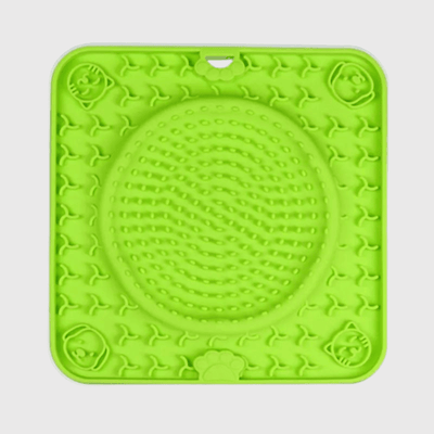 https://cdn.shopify.com/s/files/1/0763/9767/4819/files/Tapis_de_fouille_pour_chien_en_forme_de_carre_et_rond_vert.png?v=1696264239