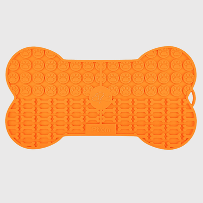 https://cdn.shopify.com/s/files/1/0763/9767/4819/files/Tapis_de_lechage_chien_OS_orange.png?v=1693047681