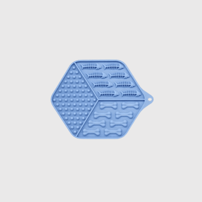 https://cdn.shopify.com/s/files/1/0763/9767/4819/files/Tapis_de_lechage_chien_en_forme_d_arrete_et_d_os_bleu.png?v=1695392990