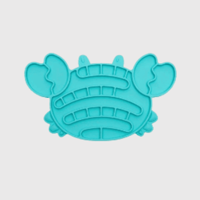https://cdn.shopify.com/s/files/1/0763/9767/4819/files/Tapis_de_lechage_chien_en_forme_de_crabe_bleu.png?v=1749648725