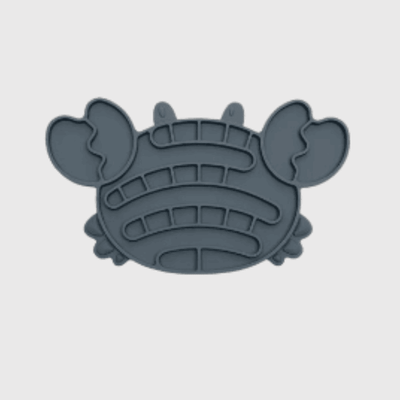 https://cdn.shopify.com/s/files/1/0763/9767/4819/files/Tapis_de_lechage_chien_en_forme_de_crabe_gris.png?v=1749648725