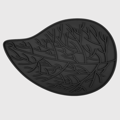 https://cdn.shopify.com/s/files/1/0763/9767/4819/files/Tapis_de_lechage_chien_feuille_noir.png?v=1692969680