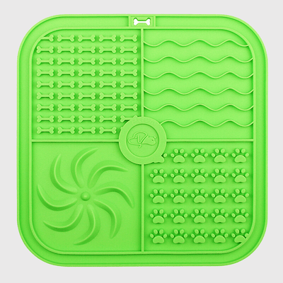 https://cdn.shopify.com/s/files/1/0763/9767/4819/files/Tapis_de_lechage_chien_grand_carre_vert.png?v=1693047699